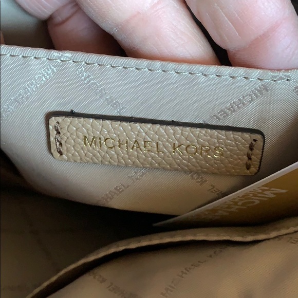 Michael Kors Lg Shoulder Nicole Suede Leather Tan - Picture 15 of 16